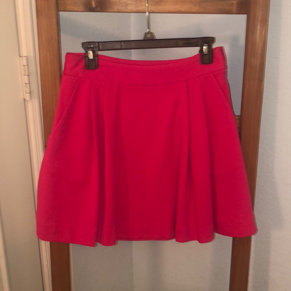 Pink skirt with pockets!